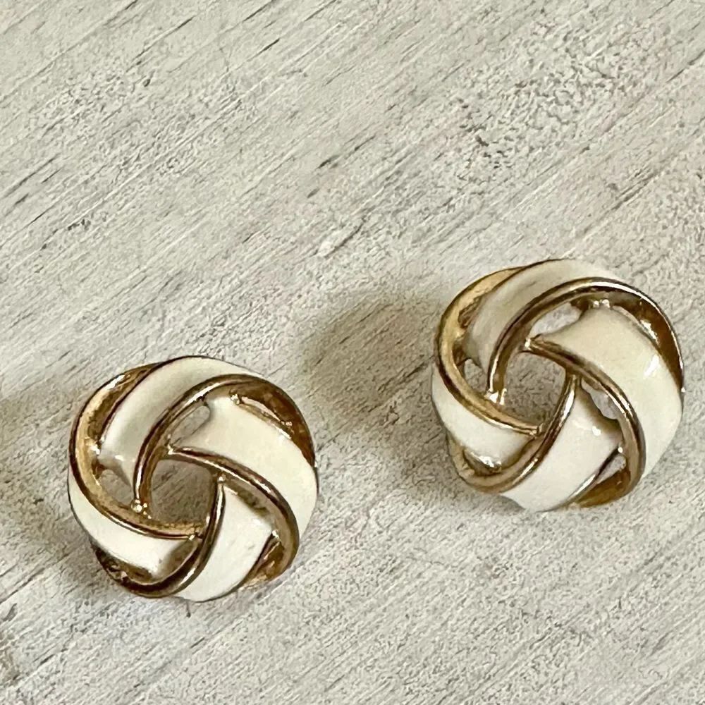 Cream and gold tone swirl enamel post earrings